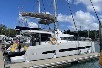 Rental Catamaran Catana Bali 4.3 with watermaker Whitsunday Islands