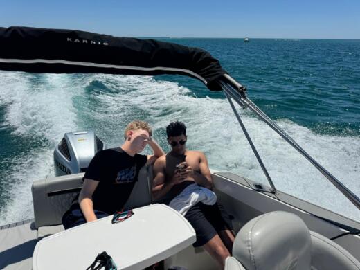 Φάρο Motorboat Karnic SL651 alt tag text