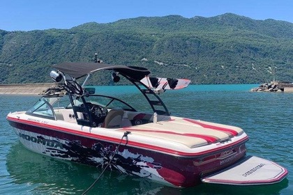 Location Bateau à moteur MOOMBA MOOMBA 22 Aix-les-Bains