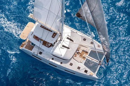Location Catamaran  Lagoon 55 (5 cab) Cugnana Verde