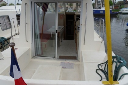 Location Péniche Custom Classic Triton 860 Fly Luzech