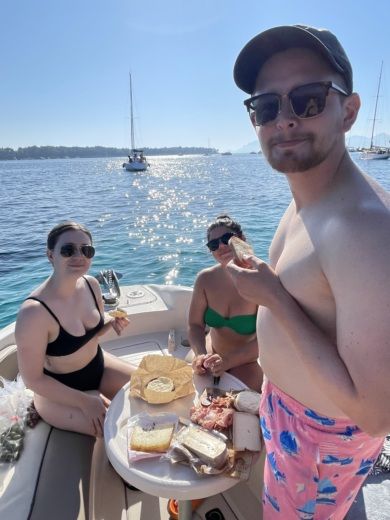 Mandelieu-La Napoule Motorboat Sea Ray 240 Sundeck alt tag text