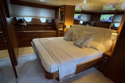 Noleggio Yacht a motore Canados 72 Capo d'Orlando