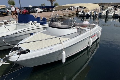 Rental Motorboat SELVA 6.7 Sun deck Sainte-Maxime