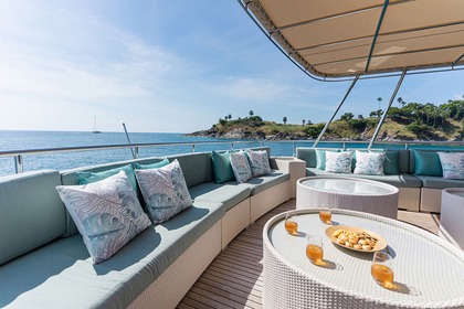 Charter Motor yacht Custom 90' Phuket