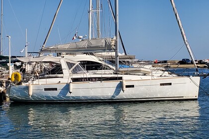 Hire Sailboat Beneteau Oceanis 41 Antibes