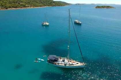 Rental Sailboat Bavaria Bavaria 50 Betina