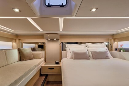 Location Yacht à moteur Jeanneau DB 43 Villeneuve-Loubet