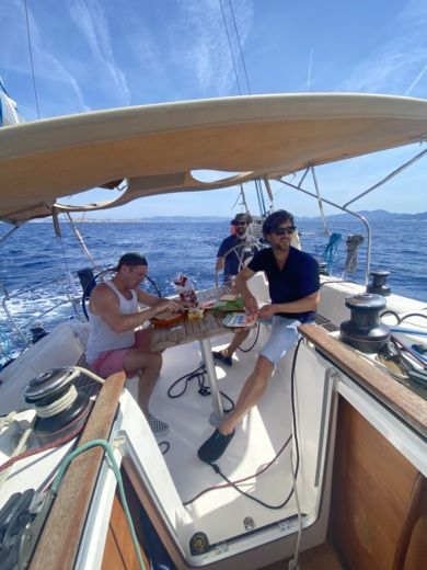 Marselha Sailboat Dufour 375 Grand Large Camargue. ( version performance ) alt tag text