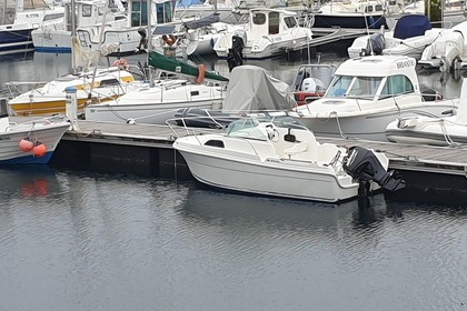 Hire Motorboat Jeanneau Merry Fisher 530 Brest