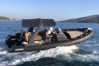 Hire RIB Zodiac 7.5 Medline Trogir