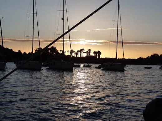 Голфо Арначи Catamaran  Bali 4.6 Mira alt tag text