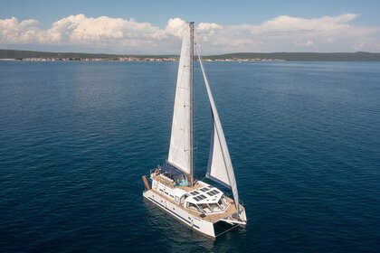 Charter Catamaran Custom Made Upwind 50 Eco - 4 + 1 cab. Trogir