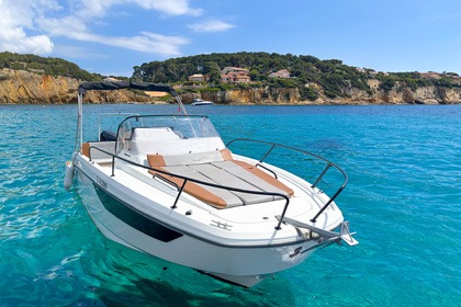 Rental Motorboat Beneteau Flyer 8 Sundeck Bandol