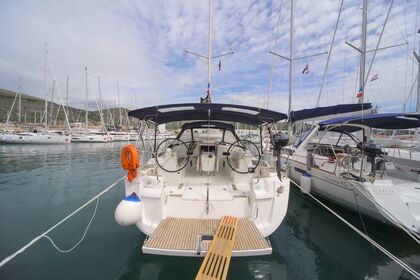 Hire Sailboat Jeanneau Sun Odyssey 469  Sweden