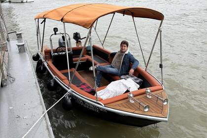 Location Bateau à moteur SKYLLA 500 Paris