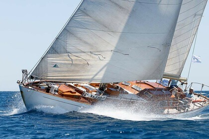 Charter Sailboat Classic Beltrami 10,5 Int. C-R Barcelona