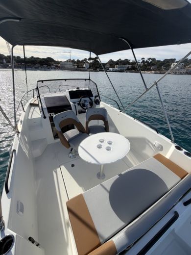 Motorboat Beneteau FLYER 7 SUNDECK Boot Grundriss
