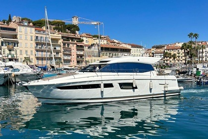 Location Yacht Prestige 500S Cannes