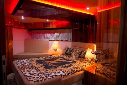 Charter Motor yacht Alshali 2014 Dubai Marina