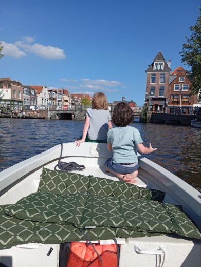 Leyde Motorboat Crescent 450 alt tag text