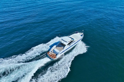 Charter Motorboat Conam 58 S Port Cogolin