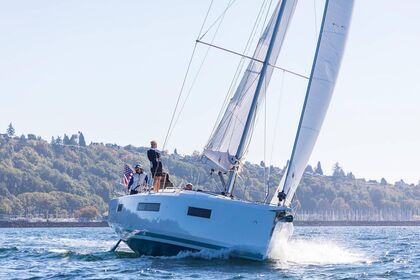 Hire Sailboat  Sun Odyssey 440 Castellammare di Stabia
