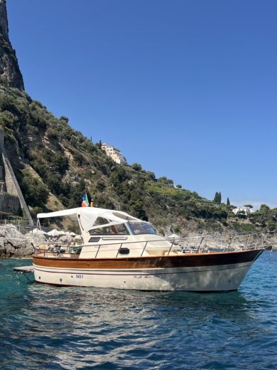 Motorboat Fratelli Aprea 750 boat plan