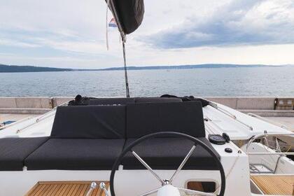 Hire Catamaran Lagoon-Bénéteau Lagoon 46 OW - 3 + 2 cab. Marina Kastela