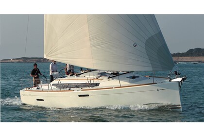 Hire Sailboat  Sun Odyssey 379 Athens