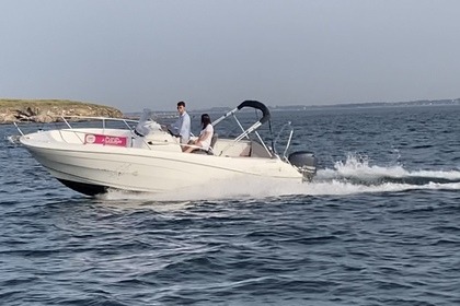 Location Bateau à moteur Jeanneau Superbe Cap Camarat 7.5 Open La Trinité-sur-Mer