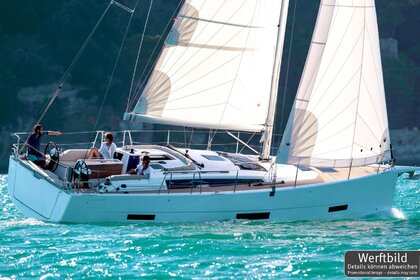 Hire Sailboat Dufour Yachts Dufour 390 Pula