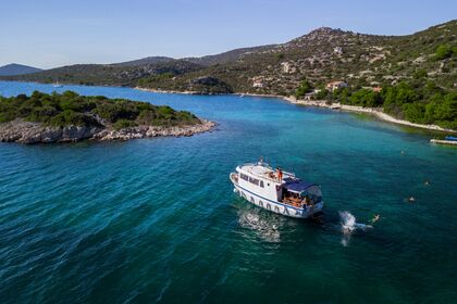 Noleggio Barca a motore Custom Built Traditional Pasara Zaravecchia