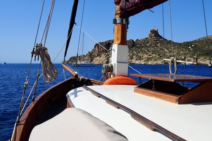 Rental Sailboat Zulani Voilier Unique Beaulieu-sur-Mer