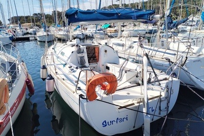 Hire Sailboat Beneteau First 27.7 Embiez