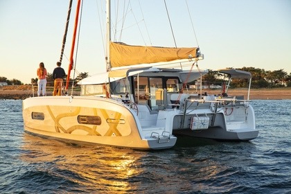 Charter Catamaran Beneteau EXCESS 11 Canet-en-Roussillon
