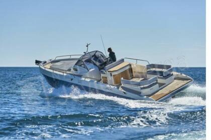 Charter Motorboat Fiart Mare sea walker 33 Salerno