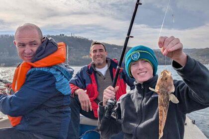 Charter Motorboat Zephyr Boats 21 Varna