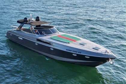 Hire Motorboat Cantieri Navali Rizzardi S.r.l. CR 63 TOP LINE Viareggio