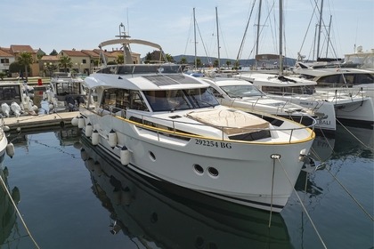 Hyra båt Yacht Greenline Yachts Greenline 48 Fly Biograd na Moru