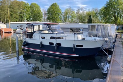 Alquiler Casas flotantes Delphia Yacht Nautika 800 Berlín