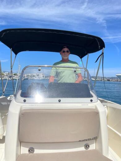 Мандельё-ла-Напуль Motorboat Quicksilver Activ 555 Open alt tag text