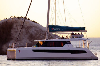 Hire Catamaran  Sunsail 424/4/4 Mahé