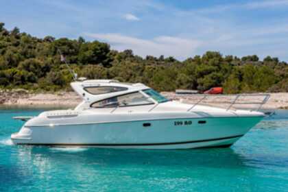 Rental Motorboat Jeanneau Prestige 34 Split