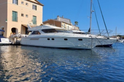 Charter Motorboat Princess V 48 Port Grimaud