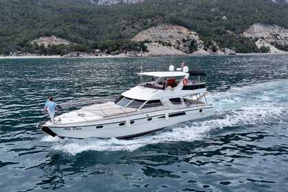 Hire Motor yacht Fairline 2002 Antalya