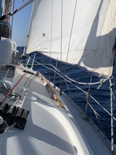 Marseille Sailboat JEANNEAU SUN ODYSSEY 32.2 alt tag text