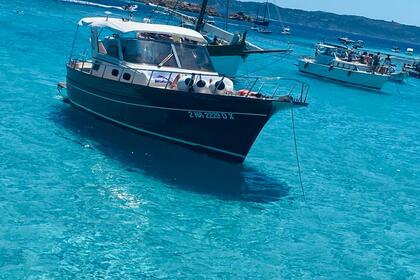 Hire Motorboat Fratelli Aprea 36 La Maddalena