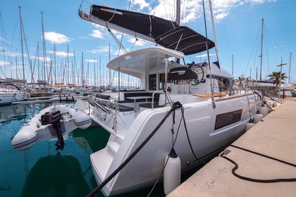 Charter Catamaran Lagoon Lagoon 40 Split