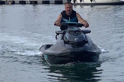Hire Jet ski Seadoo 230 gtr Saint-Cyprien